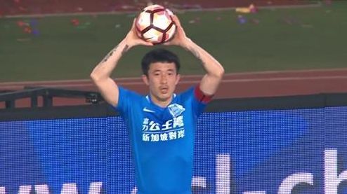 男人舔美女尿口